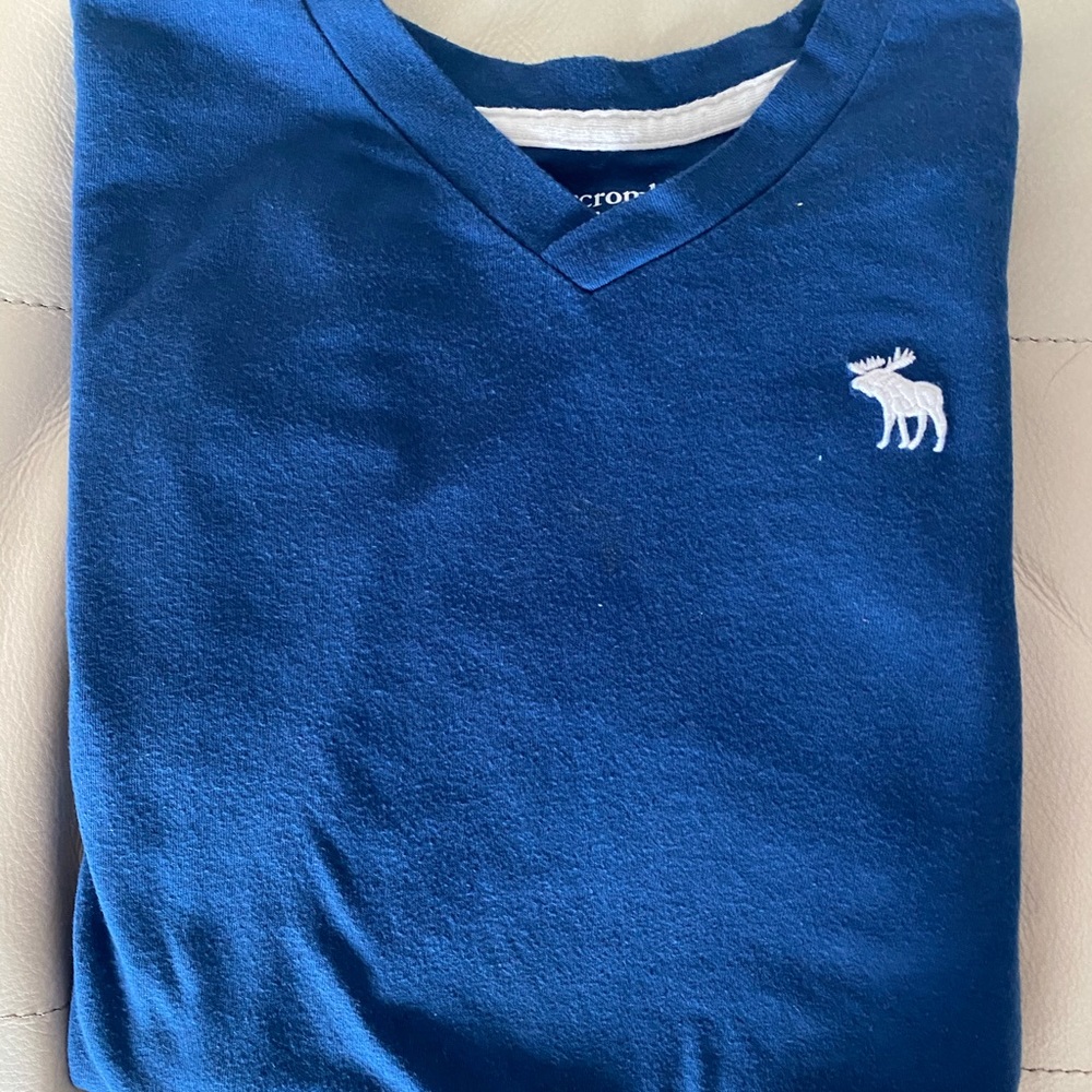 Boys Abercrombie t-shirt